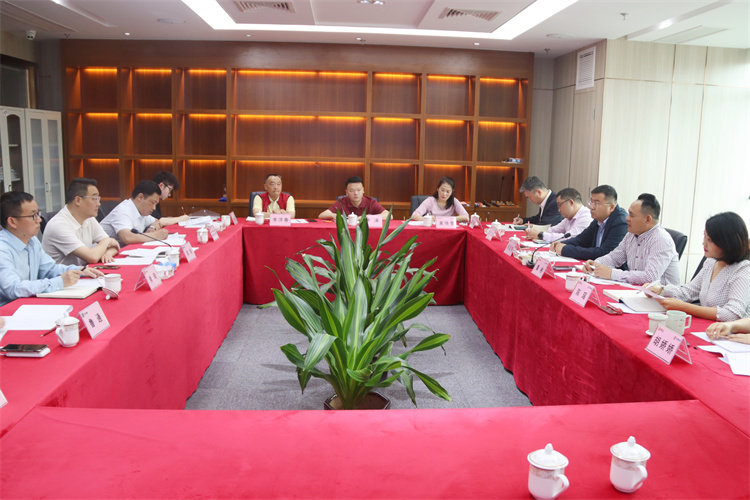 鄧華應(yīng)邀前往廣弘百創(chuàng)供應(yīng)鏈服務(wù)（海南）有限公司、南海商品交易中心洽談合作事宜